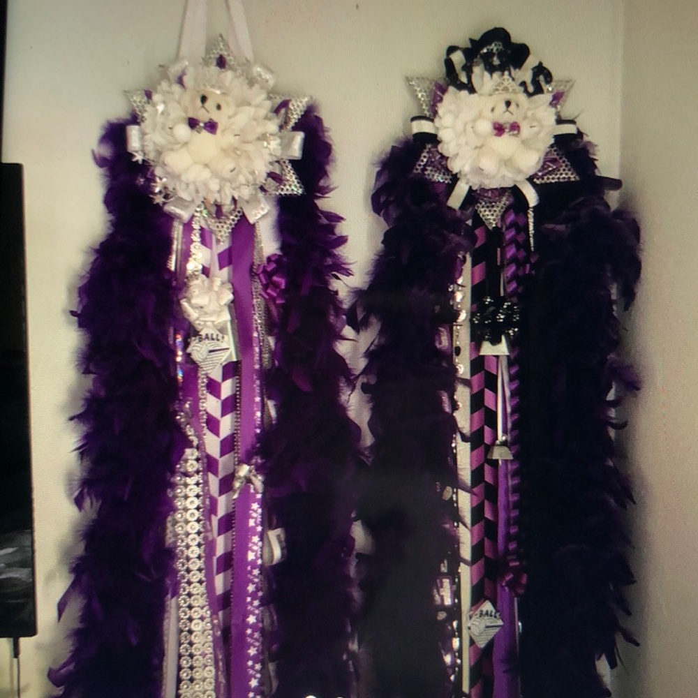 i’m selling my high school mums